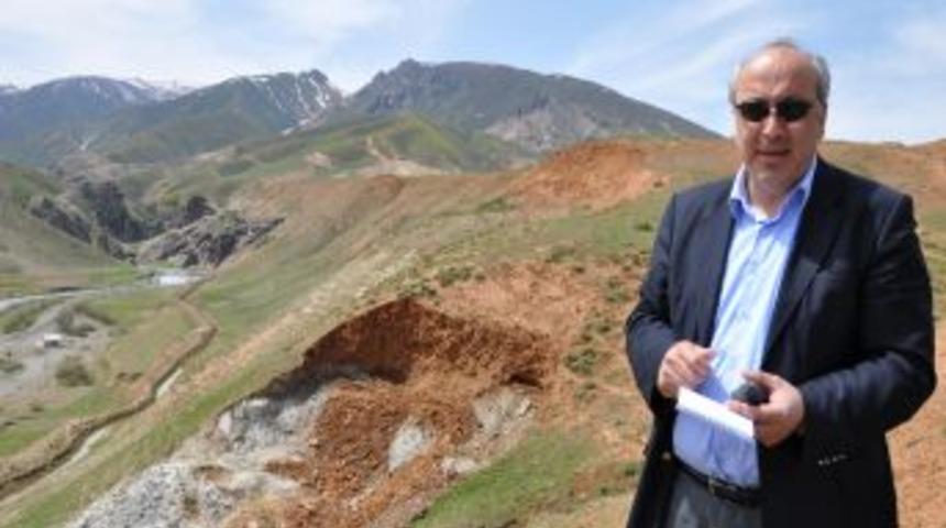 Yrd. Do&ccedil;. D&ouml;lek: Muş'ta &Ccedil;ok Sayıda Ev Aktif Heyelan B&ouml;lgesi &Uuml;zerinde