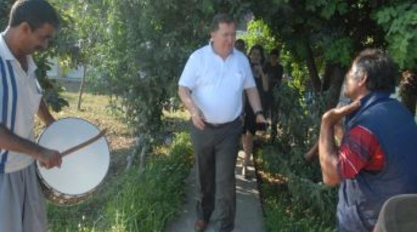 &Uuml;lgen&rsquo;e Davullu Karşılama