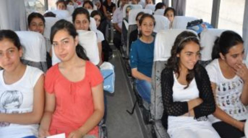 Gen&ccedil;lik Kampı Merkezi İlk Kız &Ccedil;ocuklarını Ağırlamaya Başladı