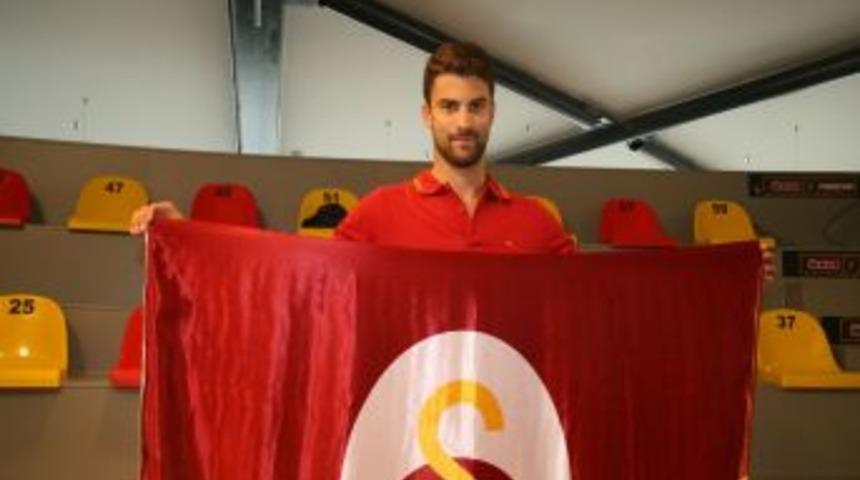 Engin Ats&uuml;r'den 2 Yıllık Imza