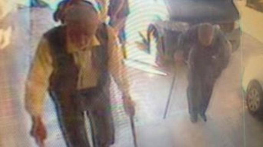 "hediye Kazandınız" Diyerek Yaşlıları Dolandırdı