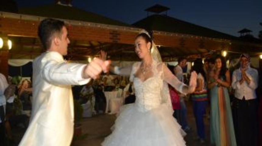 Alaplı&rsquo;ya &Ccedil;inli Gelin Geldi