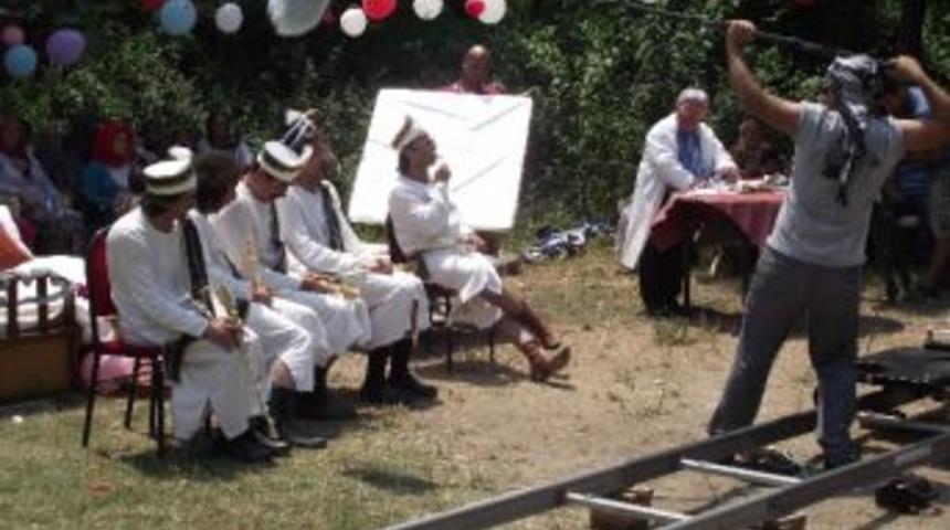 Dartonlar Ve Laz Kit Karap&uuml;r&ccedil;ek&rsquo;te