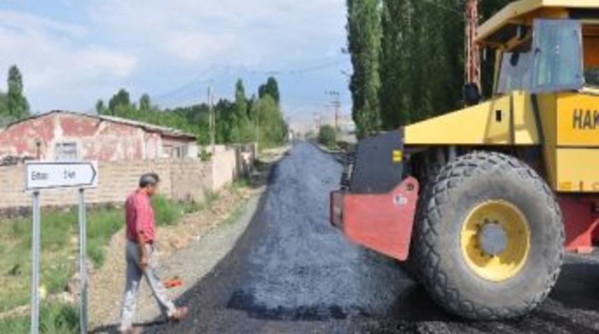 Iğdır&rsquo;da K&ouml;y Yollarını Asfaltlama &Ccedil;alışması