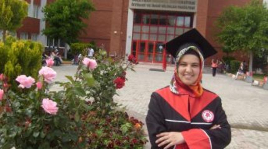 13 Yıl Sonra Mezun Olmanın Sevincini Yaşadı