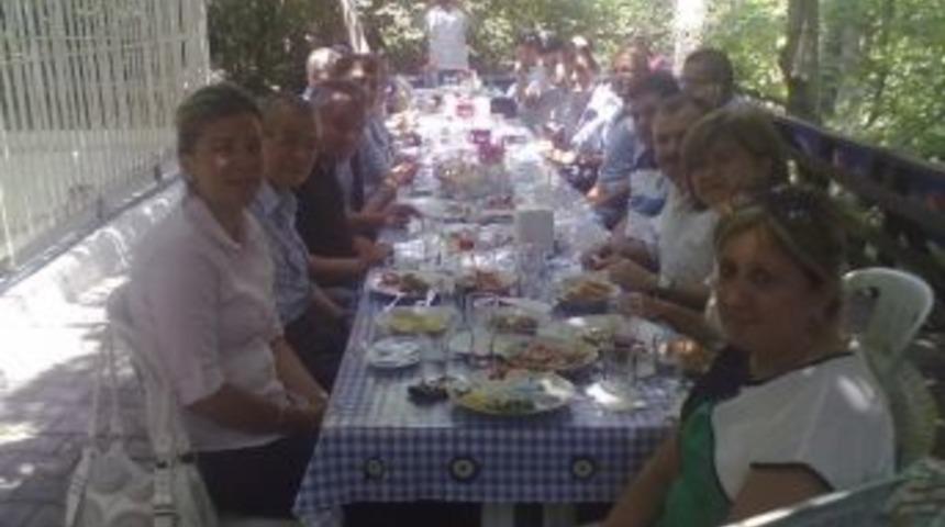 Soma Vergi Dairesi M&uuml;d&uuml;r&uuml; Tuğcu İ&ccedil;in Veda Yemeği