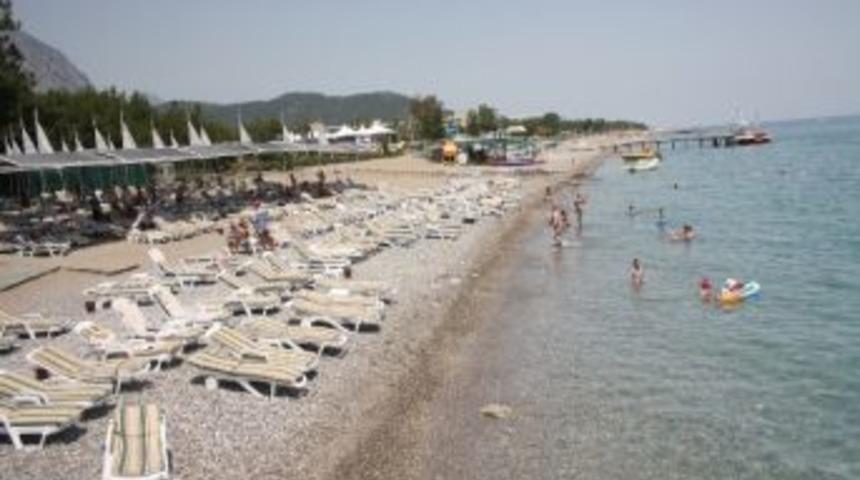 Kemer Sahilinde Şezlonglar Kaldırılacak