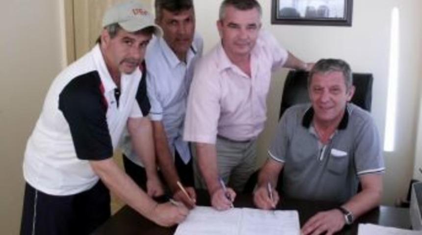 K&uuml;&ccedil;&uuml;kk&ouml;y Belediyespor&rsquo;da Yeni Y&ouml;netim G&ouml;rev B&ouml;l&uuml;m&uuml; Yaptı