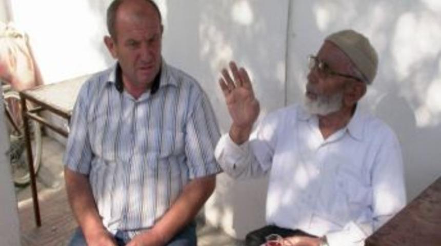 Ak Partili Vekilin Babasından Mhp&rsquo;li Eski Başkana &Ouml;vg&uuml;