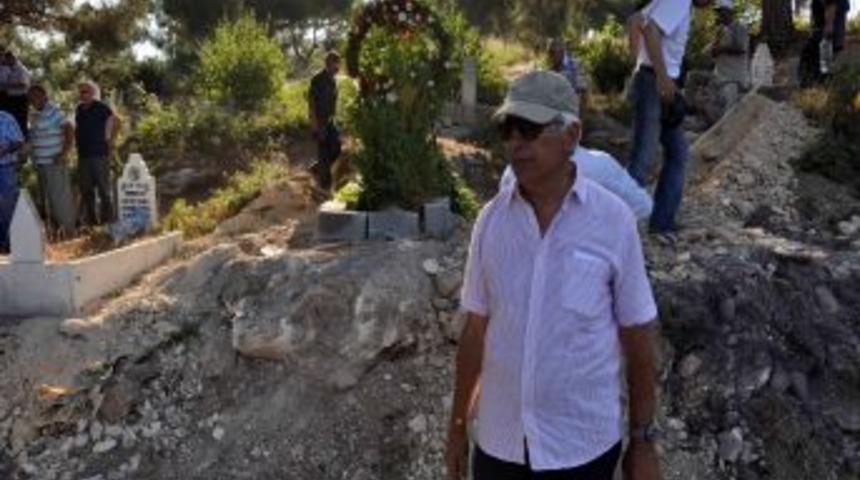 Gazeteci-Yazar Oral &Ccedil;alışlar&rsquo;ın Annesi Eshab-ı Kehf&rsquo;te Toprağa Verildi