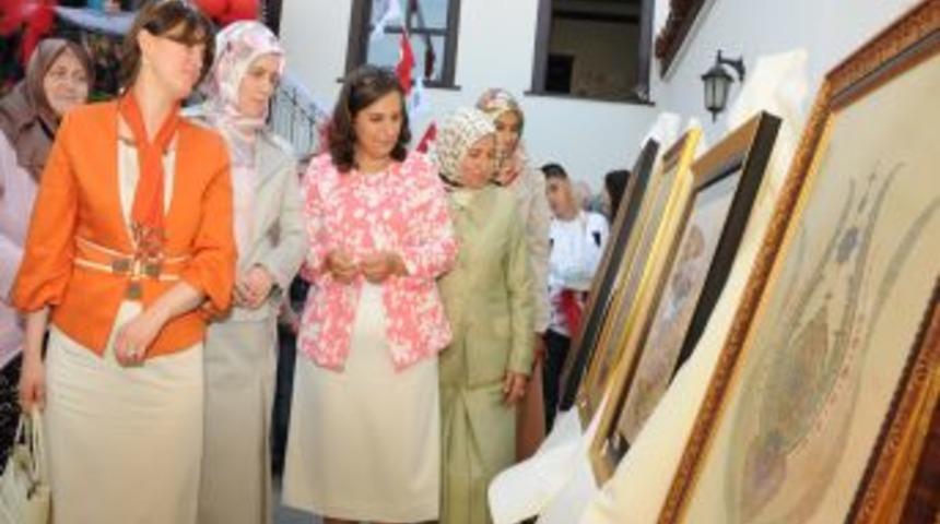 Valiler Ve Eşleri Sergide Bir Araya Geldi