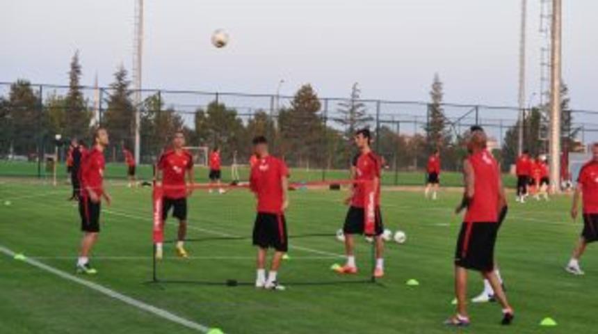 Eskişehirspor, St. Johnstone Ma&ccedil;ına Kilitlendi