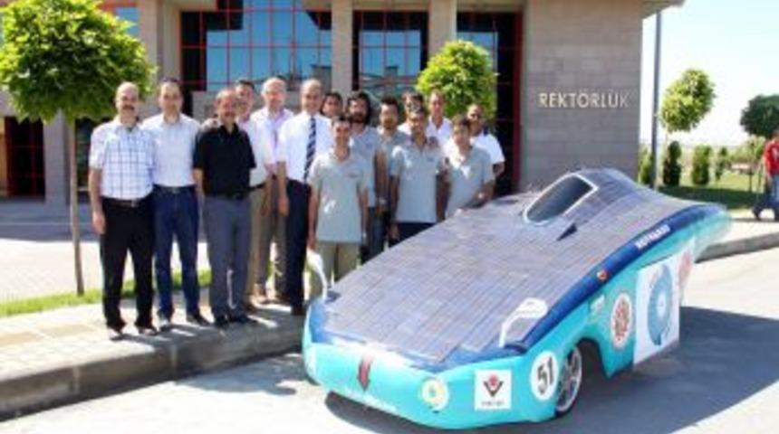 Niğde &Uuml;niversitesi G&uuml;neş Enerjisiyle &Ccedil;alışan Arabayı Trafiğe &Ccedil;ıkarttı
