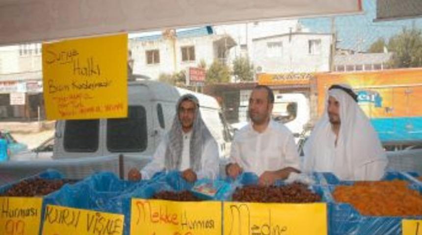 Bu Marketin &Ccedil;alışanları Arap Kıyafetleriyle Hizmet Veriyor
