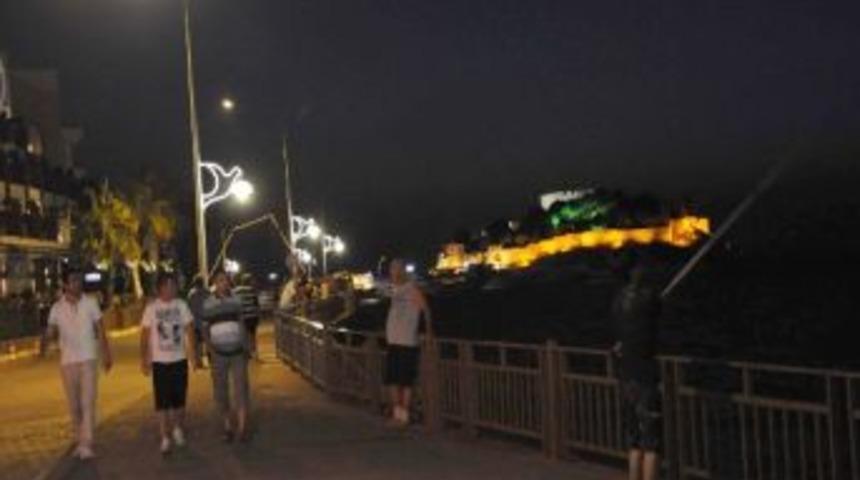 Kuşadası&rsquo;nda G&uuml;vercinada Yolu, İlgi Odağı