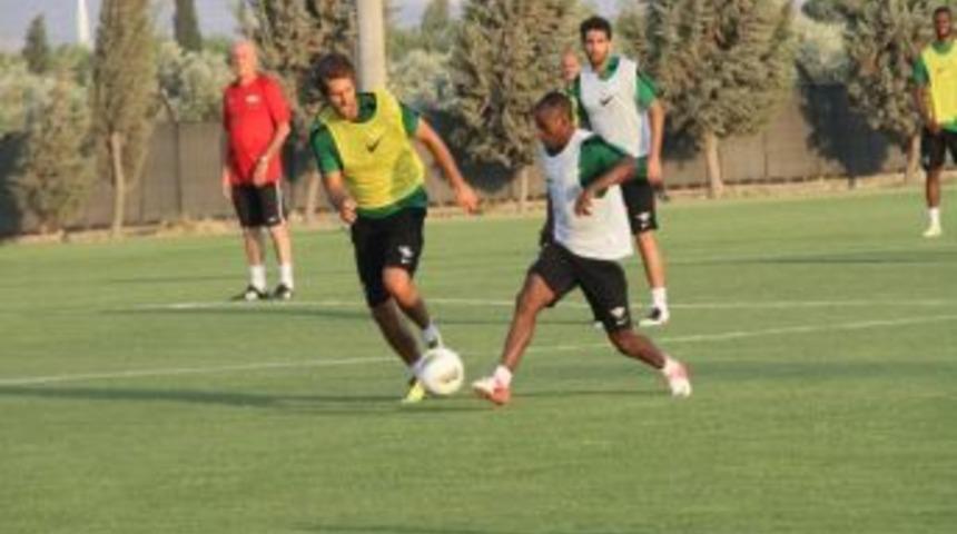 Akhisar Belediyespor Yeni Sezon Hazırlıklarını S&uuml;rd&uuml;r&uuml;yor