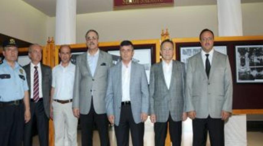 Balıkesir Eski Valisi Akdemir'in Adının Verildiği Sergi Salonu A&ccedil;ıldı