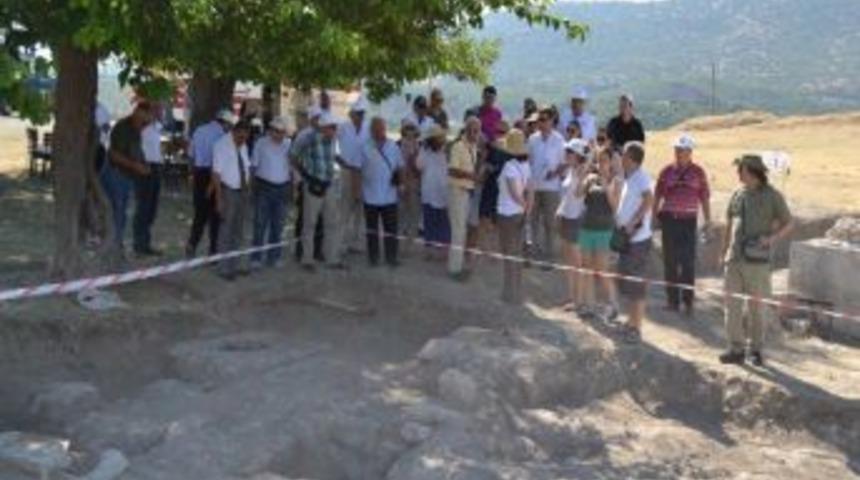 T&uuml;rsab Heyeti Tabae Antik Kentini Gezdi