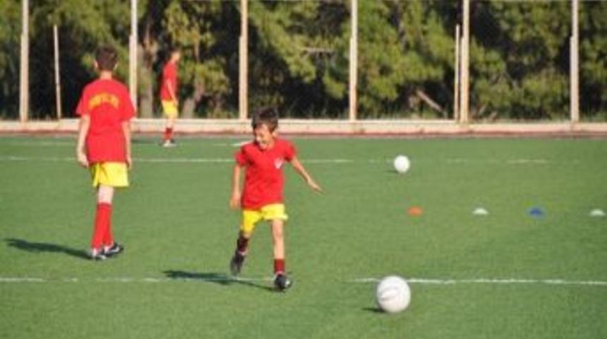 Demirci&rsquo;de Geleceğin Sporcu Gen&ccedil;leri Yetişiyor