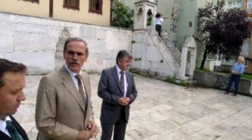 Tarihi Namazgahta Teravihler Başlıyor