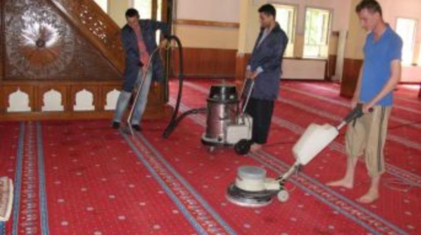 &Ccedil;ubuk&rsquo;ta Camiler Ramazan'a Hazır