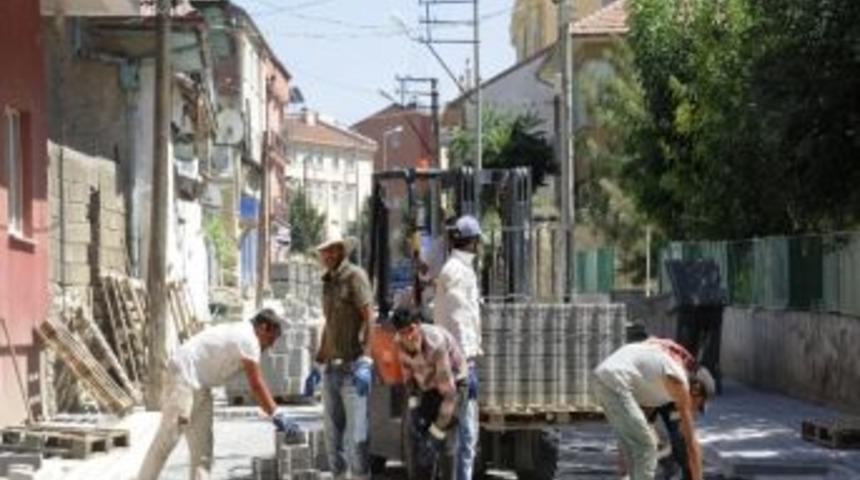 Eski H&uuml;k&uuml;met Caddesi Parke Taşı İle Kaplanıyor