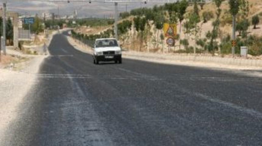Kilis'te Sıcak Hava Asfalt Eritti