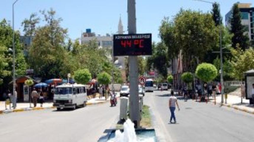 Adıyaman&rsquo;da Termometreler "44"&uuml; G&ouml;sterdi