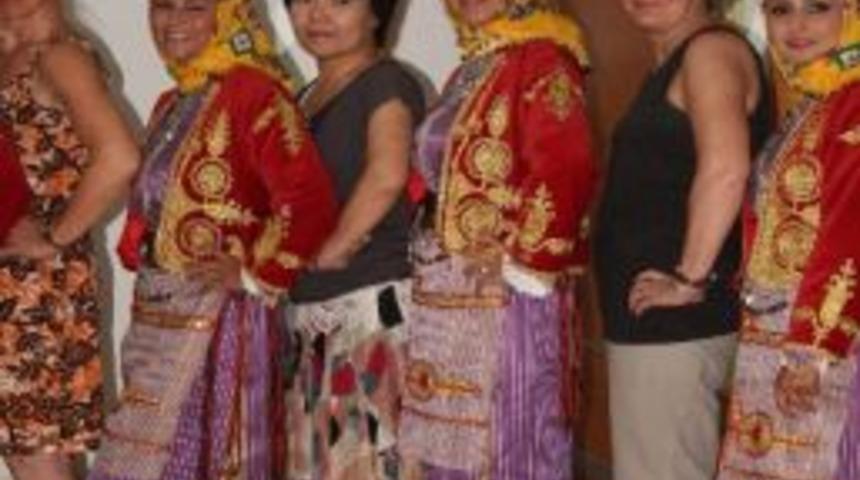 Yabancı Turistlerden Kastamonu Y&ouml;resi Halk Oyunları İlgisi