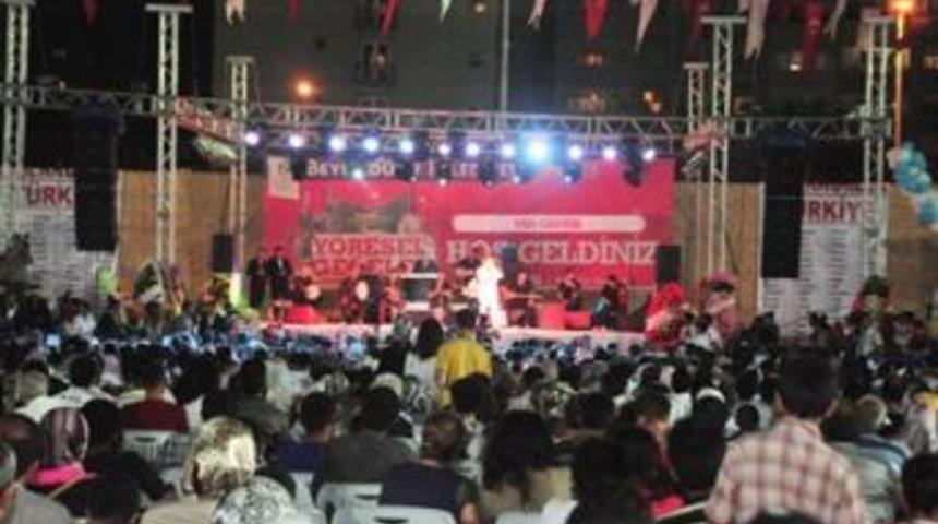 Vanlılar T&uuml;rkiye&rsquo;ye teşekk&uuml;r etti