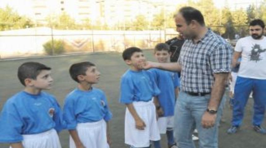 Karak&ouml;pr&uuml; Belediyesi Futbol Yaz Okulu A&ccedil;ılışı Yapıldı