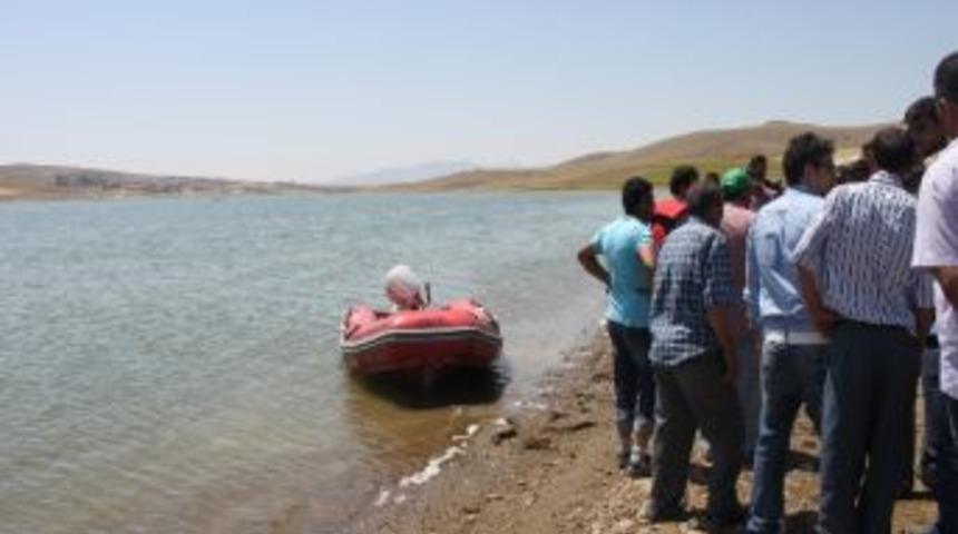 Balık&ccedil;ı Teknesi Alabora Oldu, 2 Kardeş Barajda Kayboldu