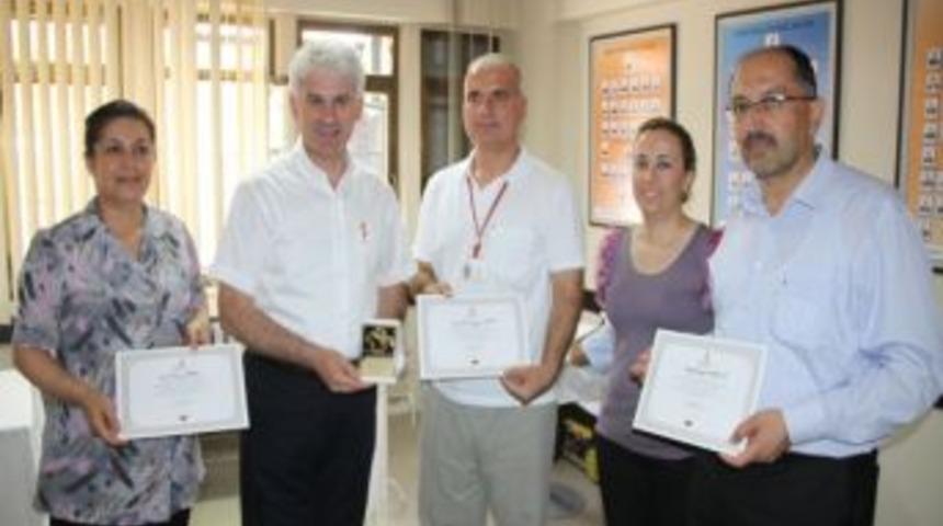 Ak Partililerden Kızılay'a 76 &Uuml;nite Kan