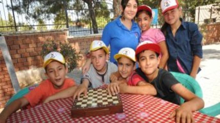 İzmir'in Abla Ve Ağabeyleri K&ouml;y Yollarına D&uuml;şt&uuml;