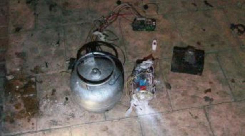 Polise uzaktan kumandalı bomba
