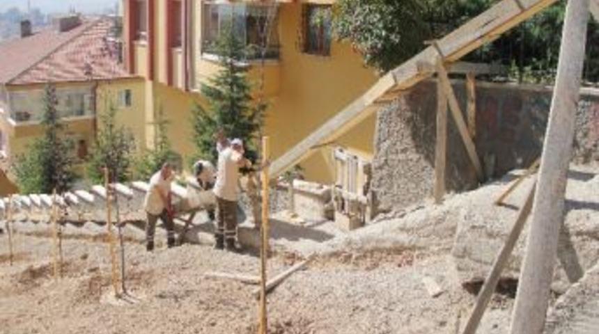 &Ccedil;ankaya Belediyesi Merdivenleri Onarıyor