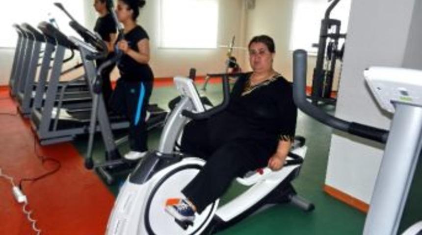 Şahinbey Belediyesi, Spor Salonlarında 3 Bin 998 Kişi Spor Yapıyor
