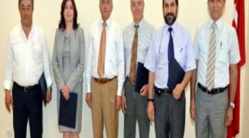 Esog&uuml; Bilgisayar, Elektrik-elektronik, End&uuml;stri Ve Kimya M&uuml;hendisliği B&ouml;l&uuml;mlerine M&uuml;dek Akreditasyon Belgeleri Verildi