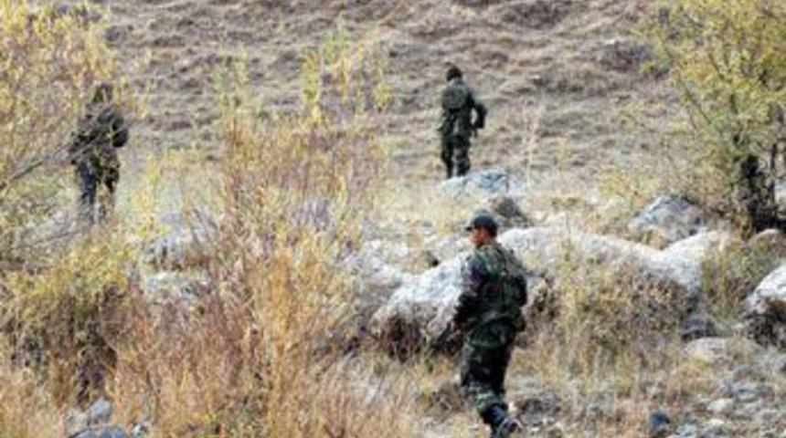 Van'da askerlere ateş a&ccedil;ıldı: 1 şehit