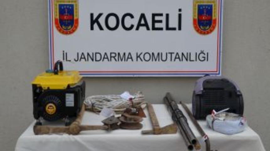 Ka&ccedil;ak Kazı Operasyonunda 4 Ş&uuml;pheli G&ouml;zaltına Alındı