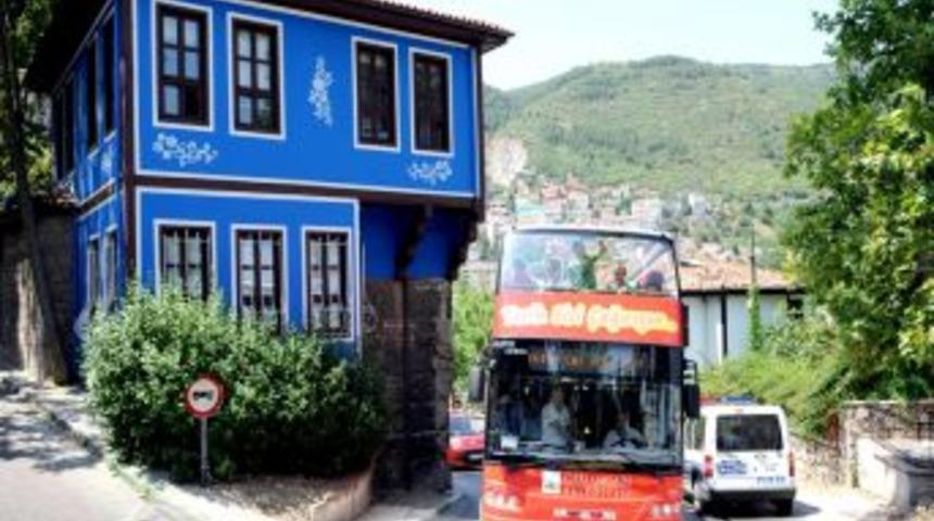 Turist Otob&uuml;s&uuml;, Turizmin Hizmetinde