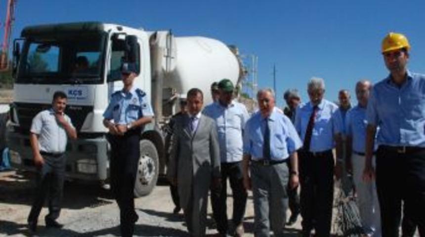 Besnili 24 Afetzede I&ccedil;in Yapılan Konutların Temeli Atıldı