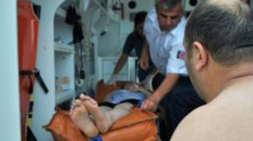 Denize Giren Gen&ccedil; Kız Boğulmaktan Kurtarıldı