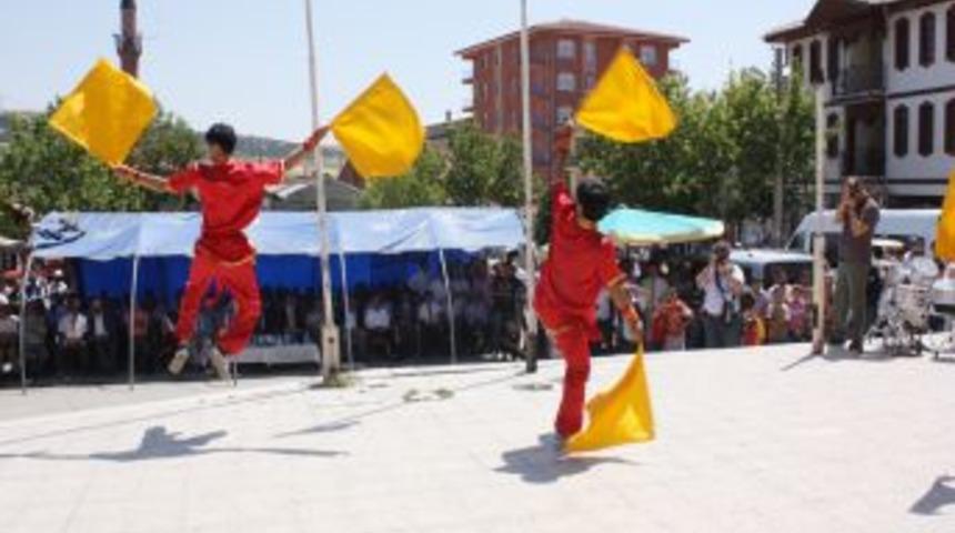Sanatın Gen&ccedil; El&ccedil;ileri, Keskinlileri Coşturdu