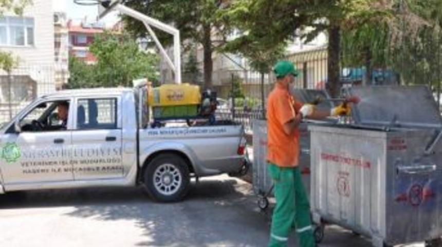 Meram'da &Ccedil;&ouml;p Konteynırları Dezenfekte Ediliyor