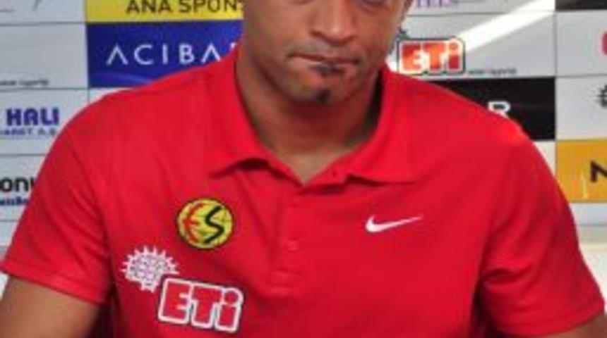 Eskişehirspor Teknik Direkt&ouml;r&uuml; Yanal: UEFA'da Var Olmak Istiyoruz