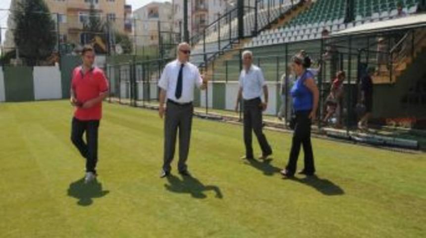 Halil Onultmak Spor Tesisleri'nde Zemin D&uuml;zeltme &Ccedil;alışmaları Tamamlandı