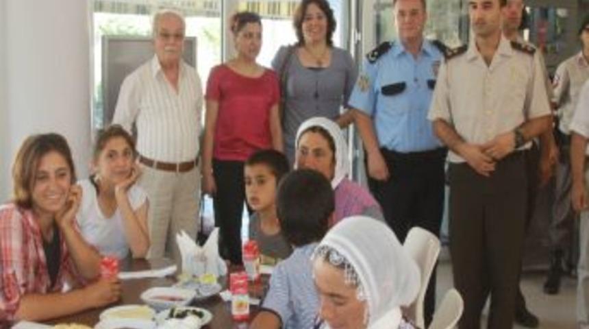Saruhanlı&rsquo;da Mevsimlik Tarım İş&ccedil;ilerinin &Ccedil;ocukları Geziye G&ouml;t&uuml;r&uuml;ld&uuml;