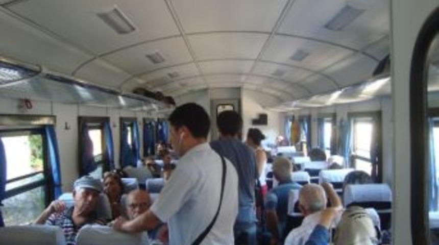 &Ouml;demiş'ten İzmir'e Gelirken Treni Tercih Eden Yolcular İsyanda...