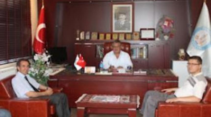 Rekt&ouml;r Adayı Yazar'dan Derinkuyu ziyareti